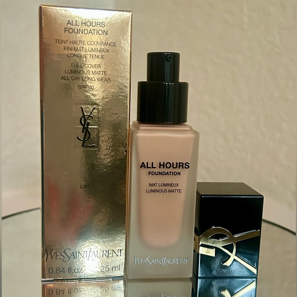 Yves Saint Laurent All Hours Foundation - LW7 SPF 40 - Picture 5 of 8